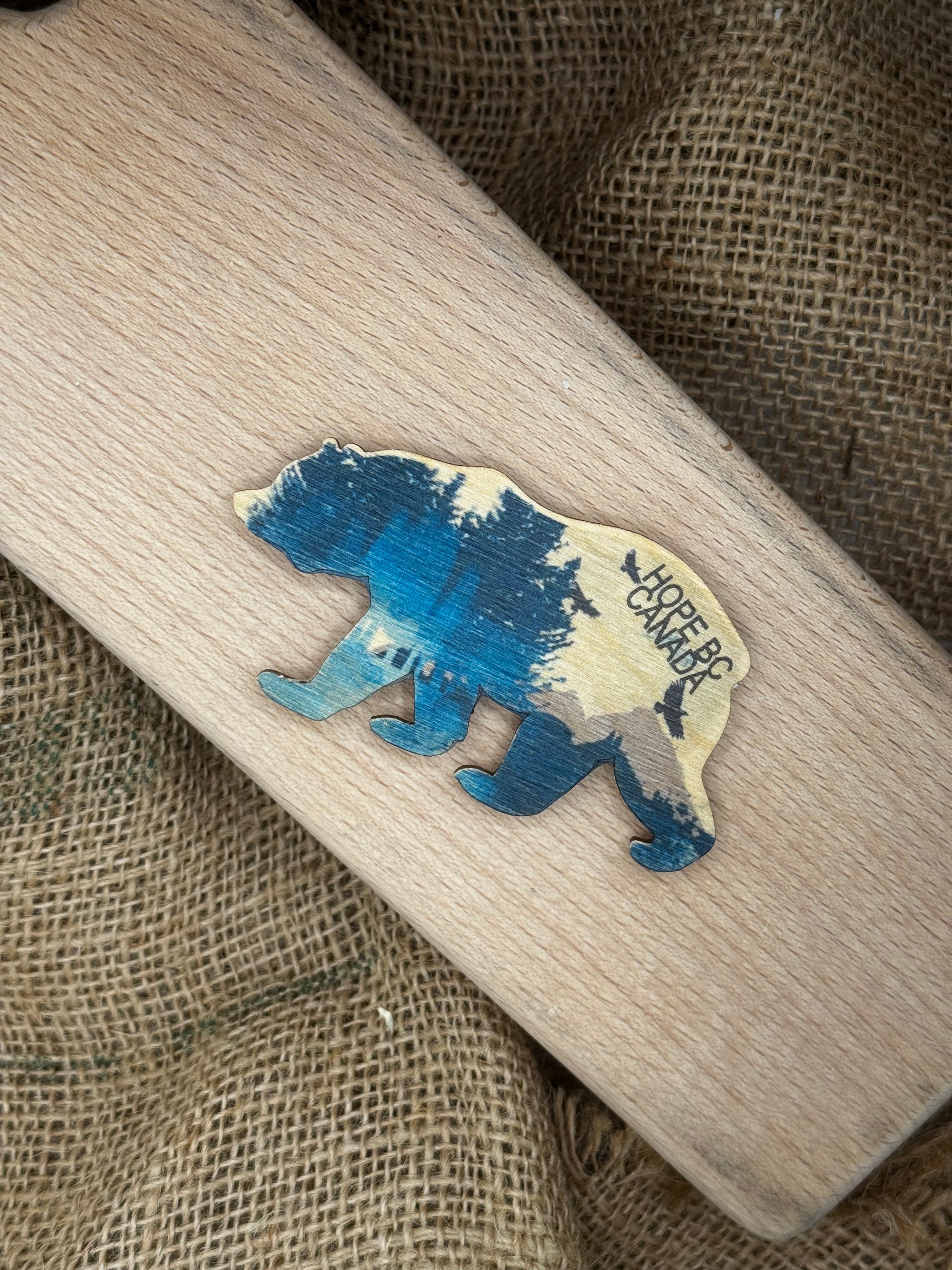 Bear with scenery magnet